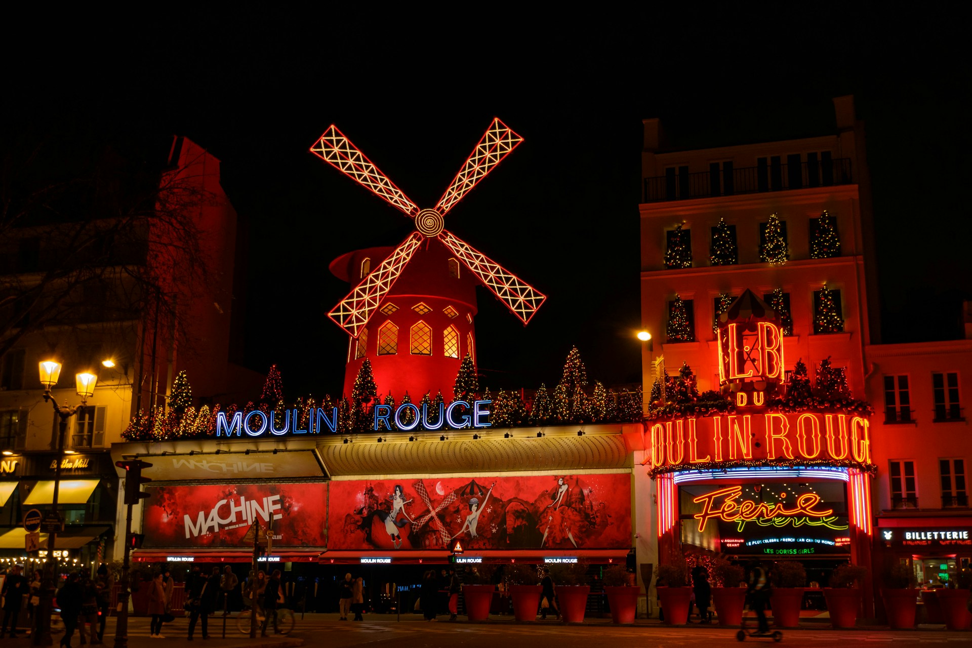 11 Rare and Little-Known Facts About Le Moulin Rouge