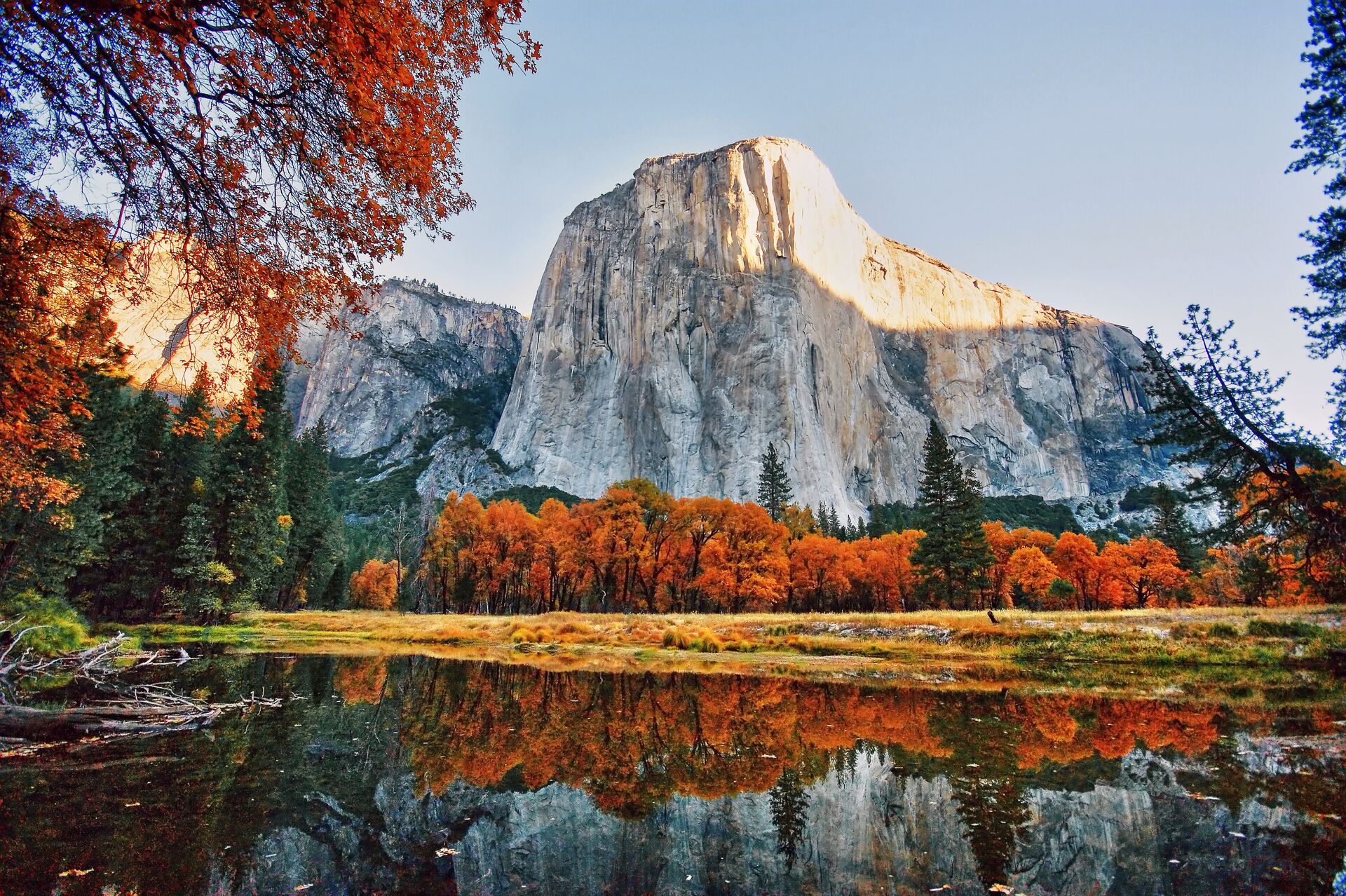 Why fall is the best time to travel for nature photographers