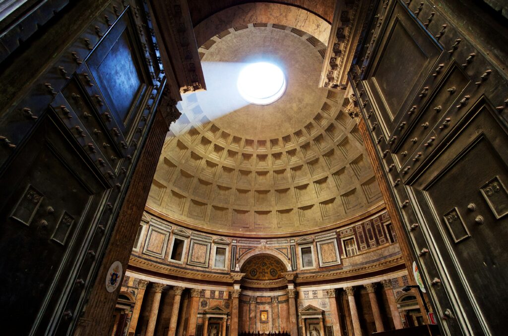 light coming through ceiling of the pantheon in rome