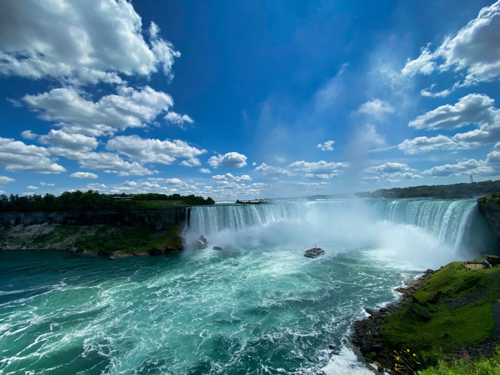 niagara falls in canada